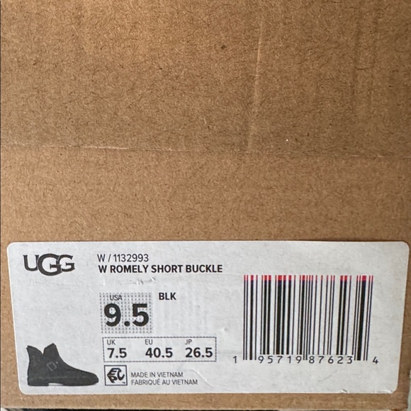 UGG Romely Short Buckle Boots - Picture 12 of 12